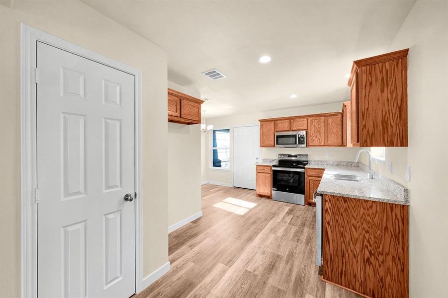 Furnished interior view inside a new home in , West Tawakoni (Image 7).