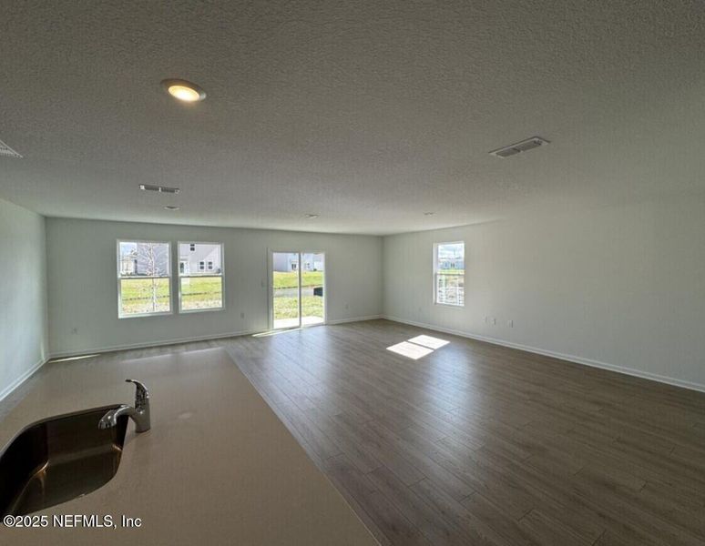 Spacious, unfurnished interior of a new home in The Arbors, Jacksonville (Image 26). Spacious, unfurnished interior of a new home in The Arbors, Jacksonville (Image 26).