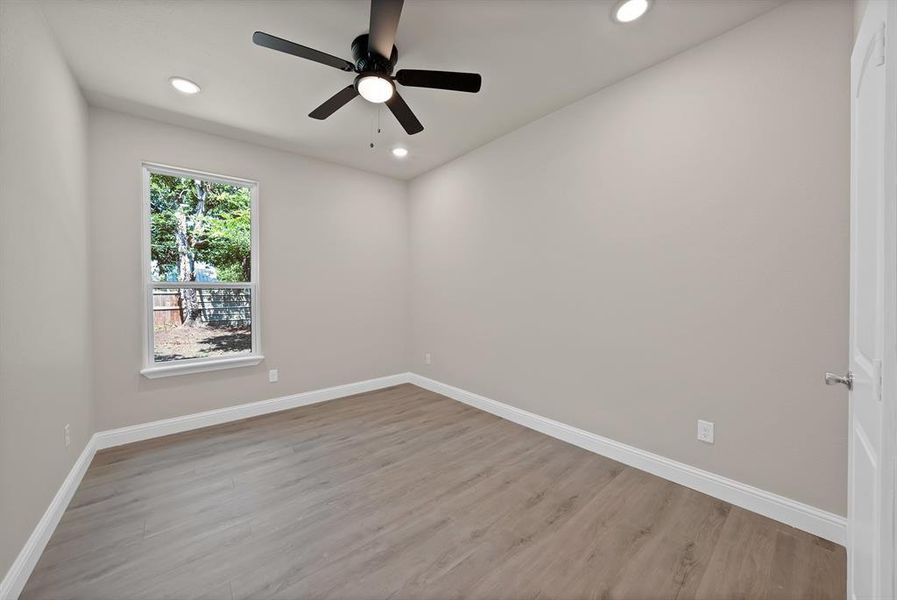 Spacious, unfurnished interior of a new home in , Cleburne (Image 31).