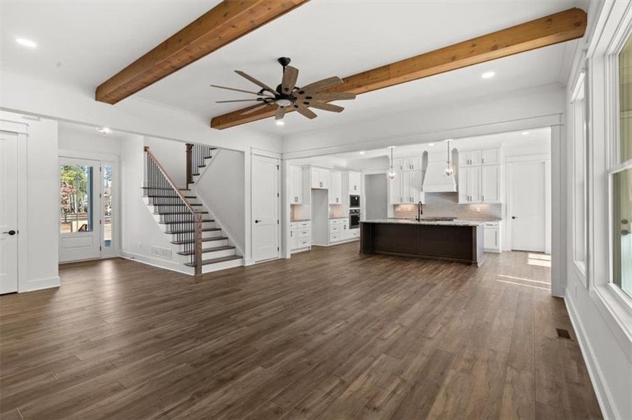 Spacious, unfurnished interior of a new home in , Waleska (Image 40).