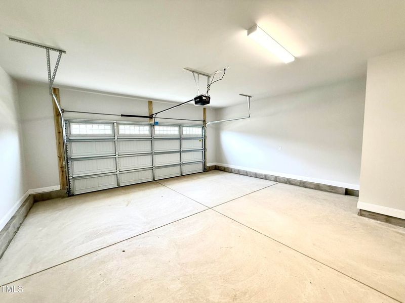 Spacious, unfurnished interior of a new home in Southern Estates, Sanford (Image 9).