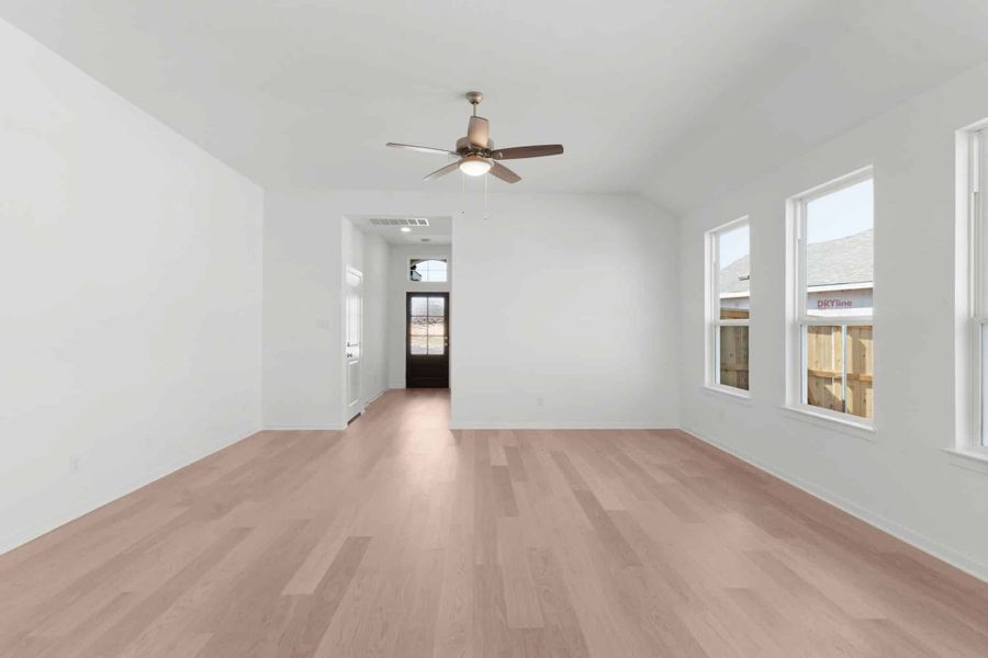 Spacious, unfurnished interior of a new home in Briarwood, Elgin (Image 14).