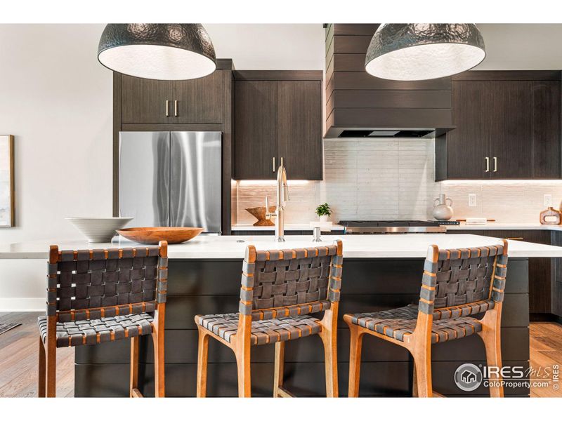 Eat-in kitchen with sparkling new appliances