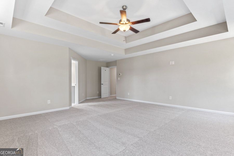 Spacious, unfurnished interior of a new home in Juliette Crossing, Forsyth (Image 24).