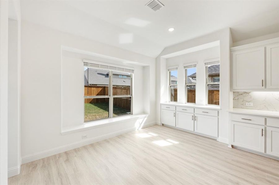 Spacious, unfurnished interior of a new home in Terracina, Rockwall (Image 29).