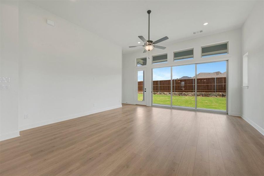 Spacious, unfurnished interior of a new home in Sandbrock Ranch, Aubrey (Image 25).