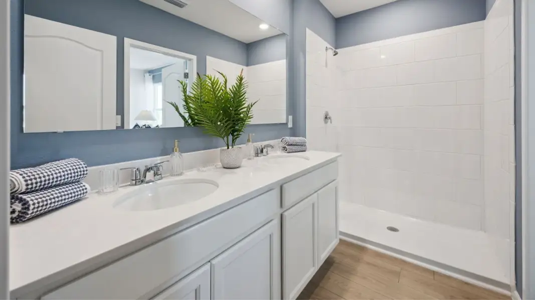 Furnished interior view inside a new home in Wynwood, Ocoee (Image 15).