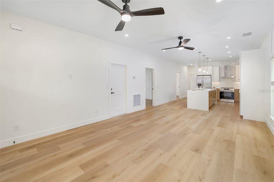 Spacious, unfurnished interior of a new home in , Bradenton (Image 45). Spacious, unfurnished interior of a new home in , Bradenton (Image 45).