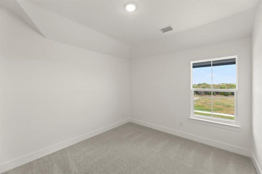 21. 3825 Selborne - Bed 2