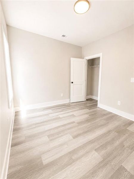 Spacious, unfurnished interior of a new home in , Gainesville (Image 30).