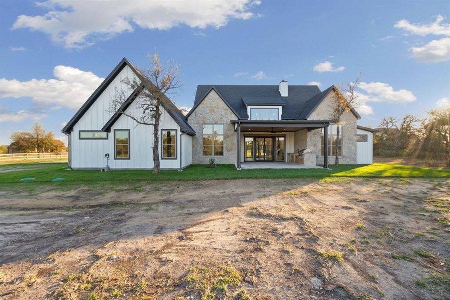 Exterior details and patio area of a home in , Weatherford (Image 3).