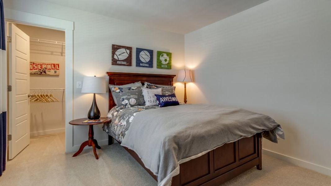 Vineyard-Grove Classic Collection Rosemary Bedroom 4