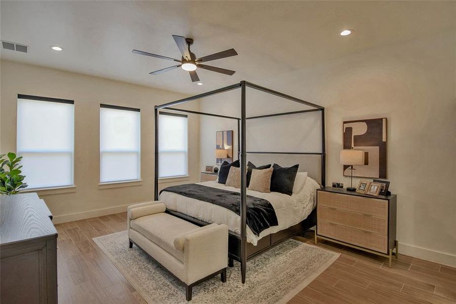 Furnished interior view inside a new home in , Granbury (Image 10).