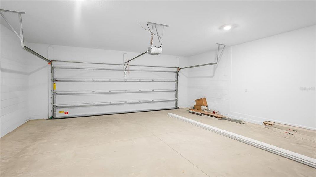 Spacious, unfurnished interior of a new home in Cresswind at Lake Harris, Tavares (Image 11). Spacious, unfurnished interior of a new home in Cresswind at Lake Harris, Tavares (Image 11).