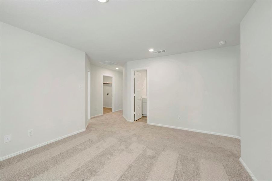 Spacious, unfurnished interior of a new home in The Preserve, Justin (Image 34).