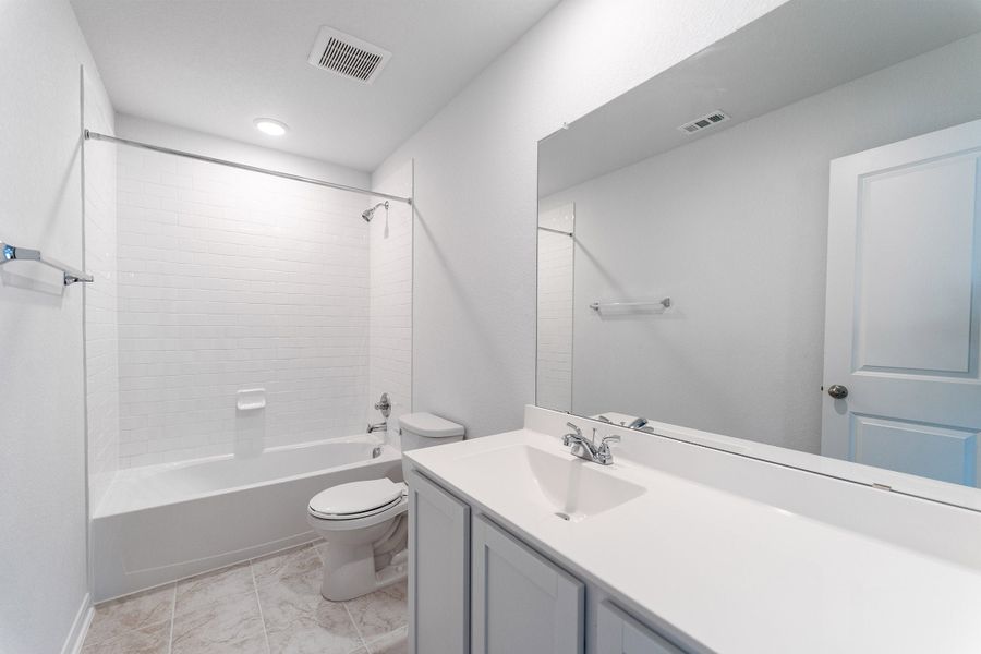 Furnished interior view inside a new home in Mesa Vista, San Antonio (Image 7).