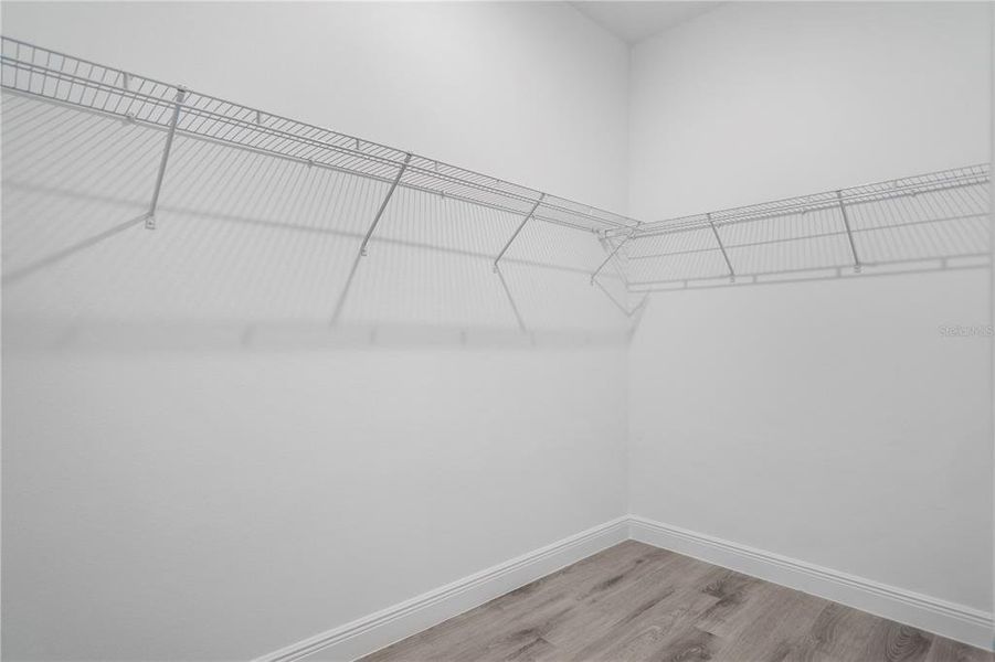 Spacious, unfurnished interior of a new home in , Dunnellon (Image 32).