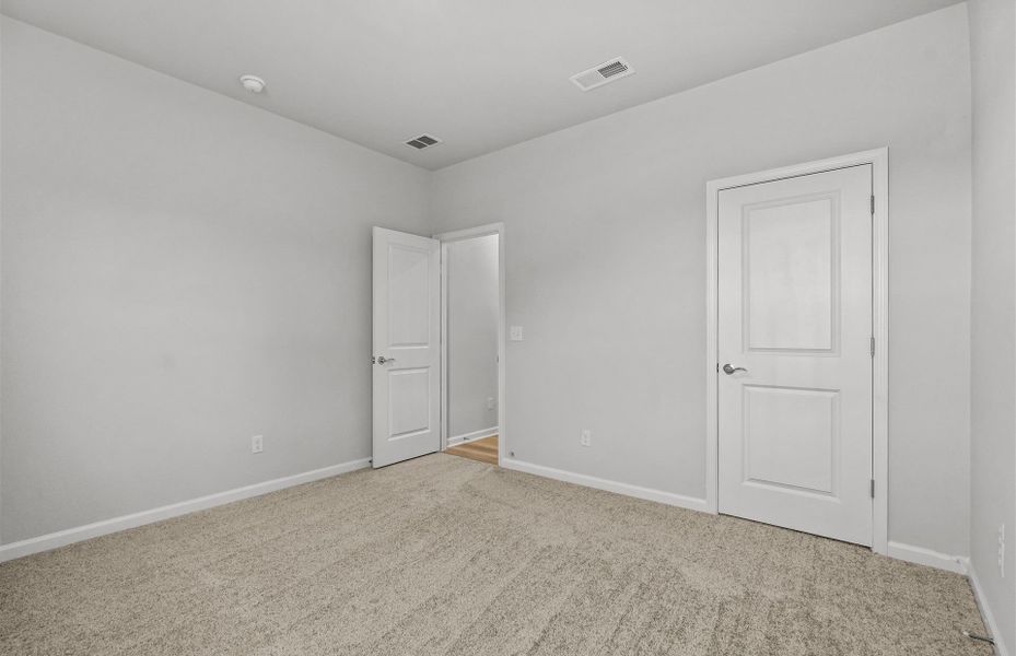 Spacious, unfurnished interior of a new home in Crestview, Spartanburg (Image 16).