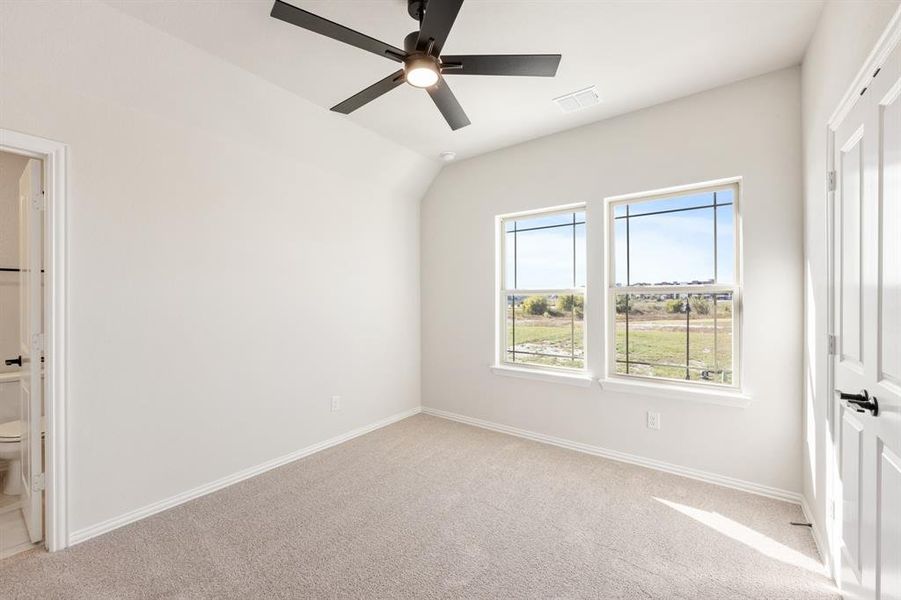 Spacious, unfurnished interior of a new home in The Retreat at North Grove 60, Waxahachie (Image 19).