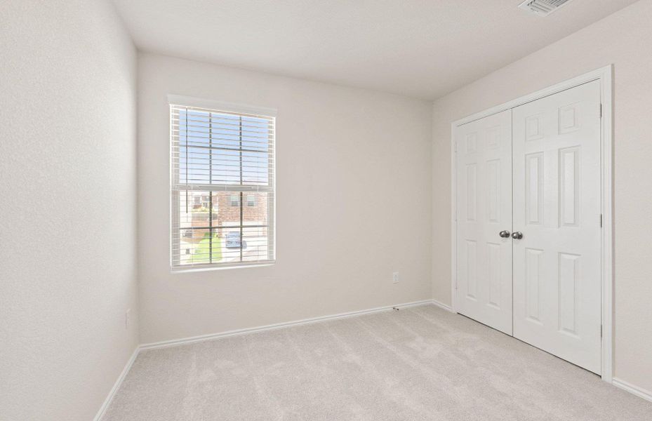 Spacious, unfurnished interior of a new home in Larson Crossing, Elgin (Image 18).
