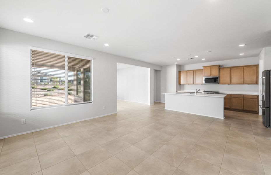 Spacious, unfurnished interior of a new home in Sun City Festival, Buckeye (Image 18). Spacious, unfurnished interior of a new home in Sun City Festival, Buckeye (Image 18).