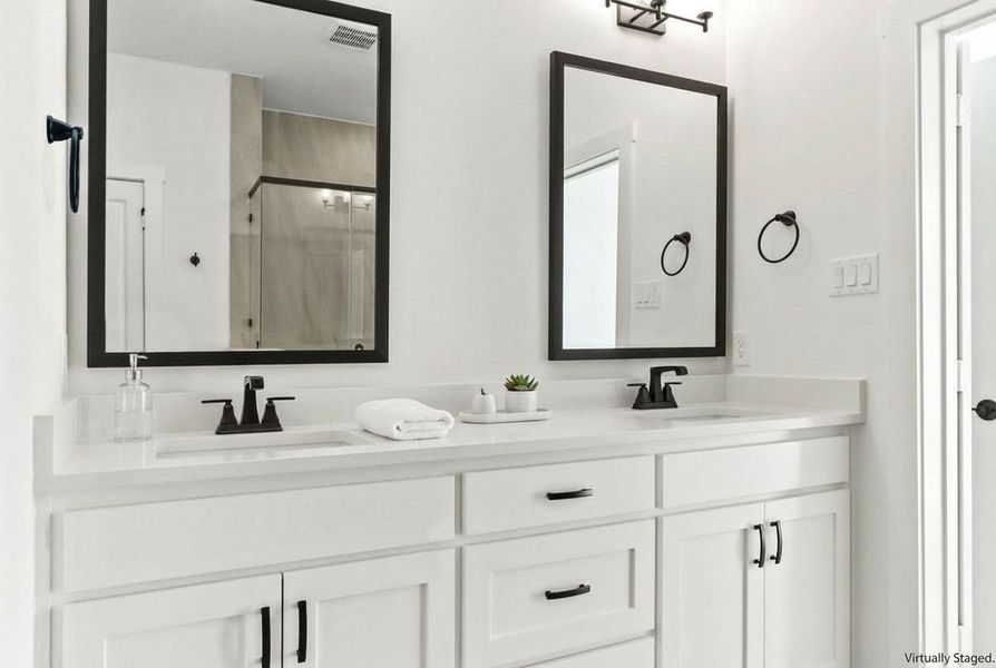 Furnished interior view inside a new home in Cottonwood Creek, Rowlett (Image 15).