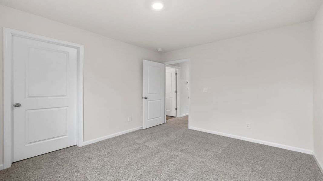 Spacious, unfurnished interior of a new home in Seneca Falls, Seneca (Image 31).