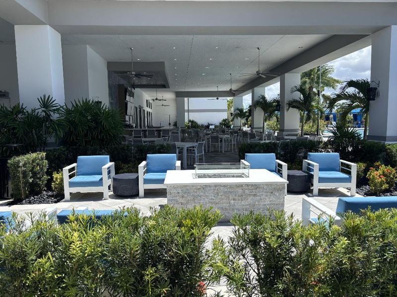 Valencia Walk Amenities