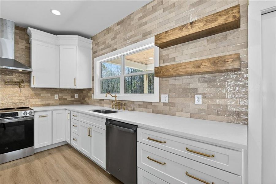 Furnished interior view inside a new home in , Rockmart (Image 9).