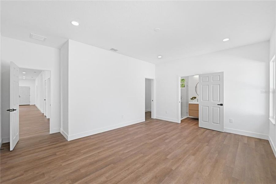 Spacious, unfurnished interior of a new home in , St. Petersburg (Image 22). Spacious, unfurnished interior of a new home in , St. Petersburg (Image 22).