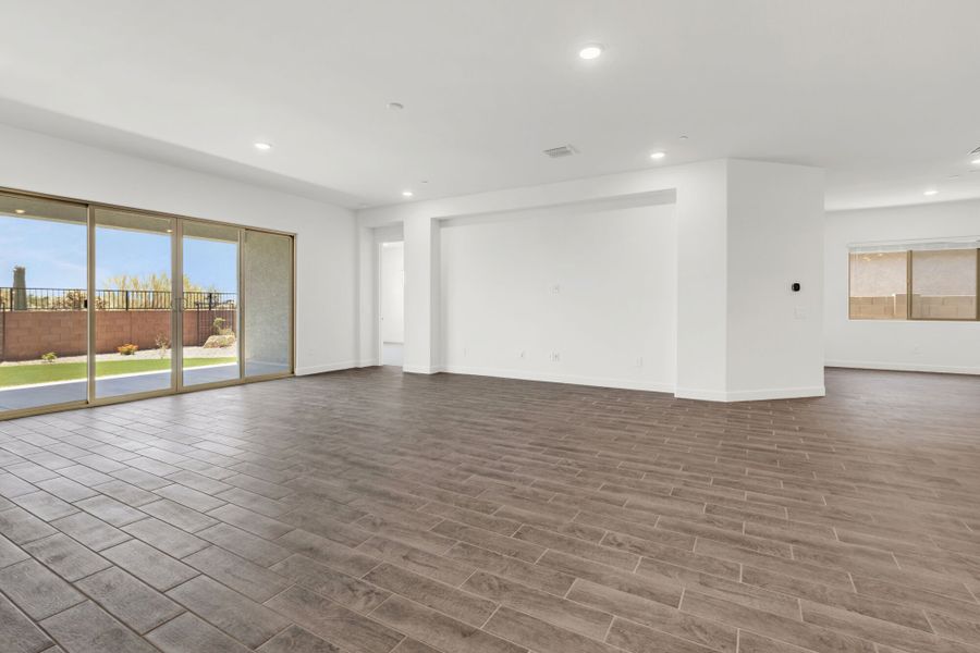 Spacious, unfurnished interior of a new home in Tavira at Twin Peaks, Marana (Image 9).