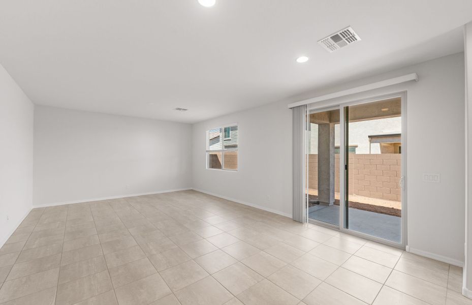 Spacious, unfurnished interior of a new home in Asante- Atrium Series, Surprise (Image 18).