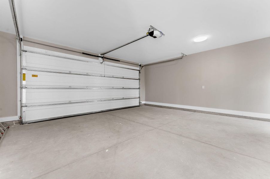 Spacious, unfurnished interior of a new home in , Summerville (Image 69).