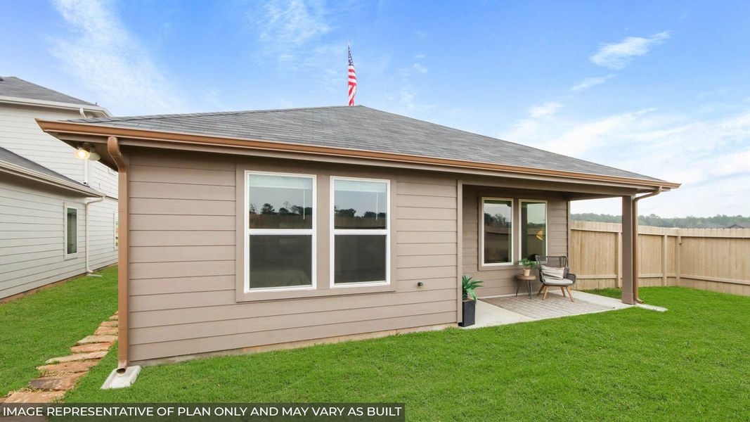 Exterior details and patio area of a home in Lake Conroe Cove, Willis (Image 21).