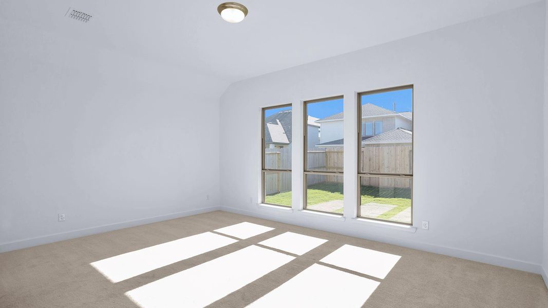 Spacious, unfurnished interior of a new home in Riceland 50', Mont Belvieu (Image 7).