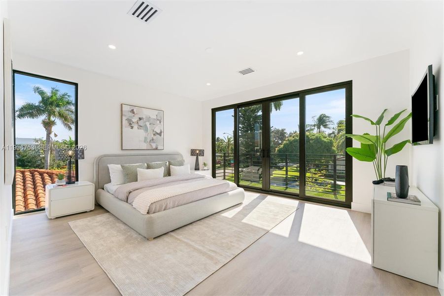 Furnished interior view inside a new home in , Fort Lauderdale (Image 5).
