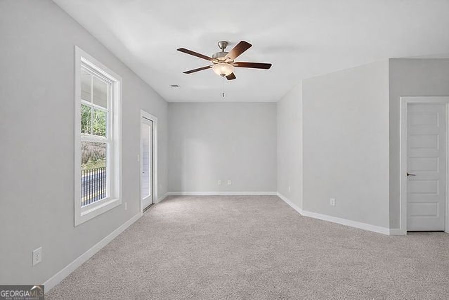 Spacious, unfurnished interior of a new home in The Park at Gainesville Township, Gainesville (Image 24).