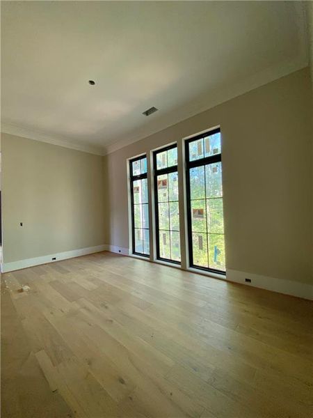 Image 79 of a home in .