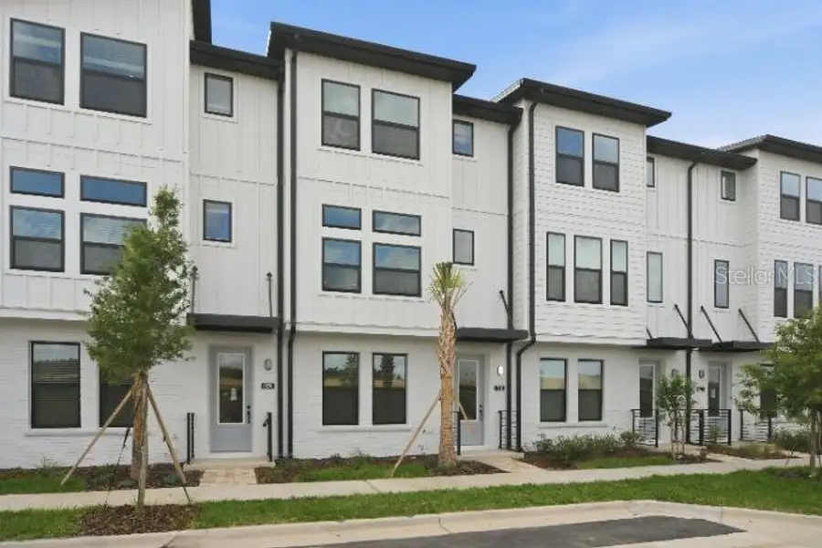 Condo located in Winter Garden, FL showcasing its design and architecture (Image 5). Condo located in Winter Garden, FL showcasing its design and architecture (Image 5).