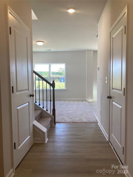 Spacious, unfurnished interior of a new home in Catawba Trace, Catawba (Image 9).