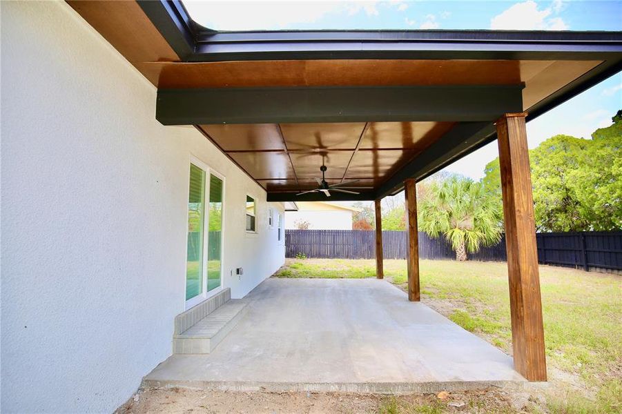 Exterior details and patio area of a home in , Orlando (Image 29).
