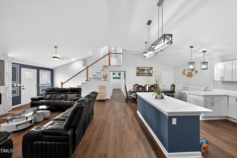 11_1696_James_Winston_Rd-Living_room-791