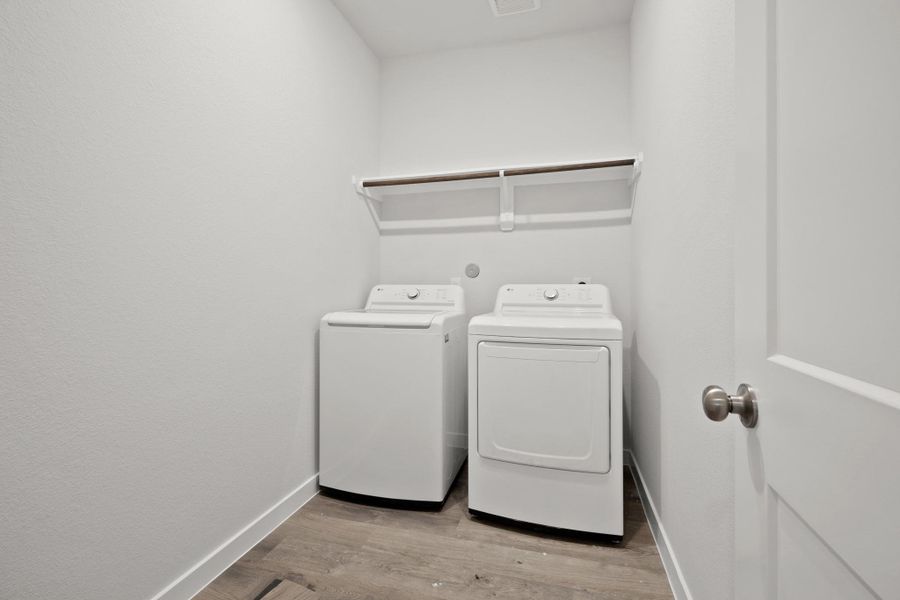 Furnished interior view inside a new home in Pearlbrook, Texas City (Image 14).