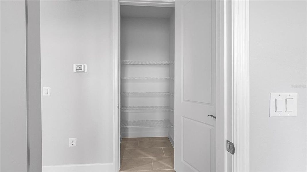 Spacious, unfurnished interior of a new home in Cresswind at Lake Harris, Tavares (Image 19).