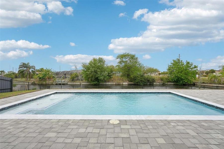 Community amenities in , Cape Coral (Image 41).