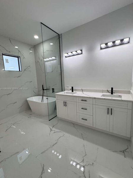 Furnished interior view inside a new home in , Cape Coral (Image 5).