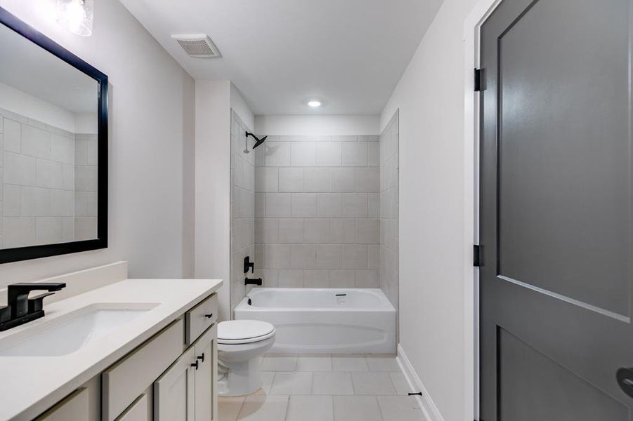 Furnished interior view inside a new home in Harmon Springs, Carrollton (Image 19).