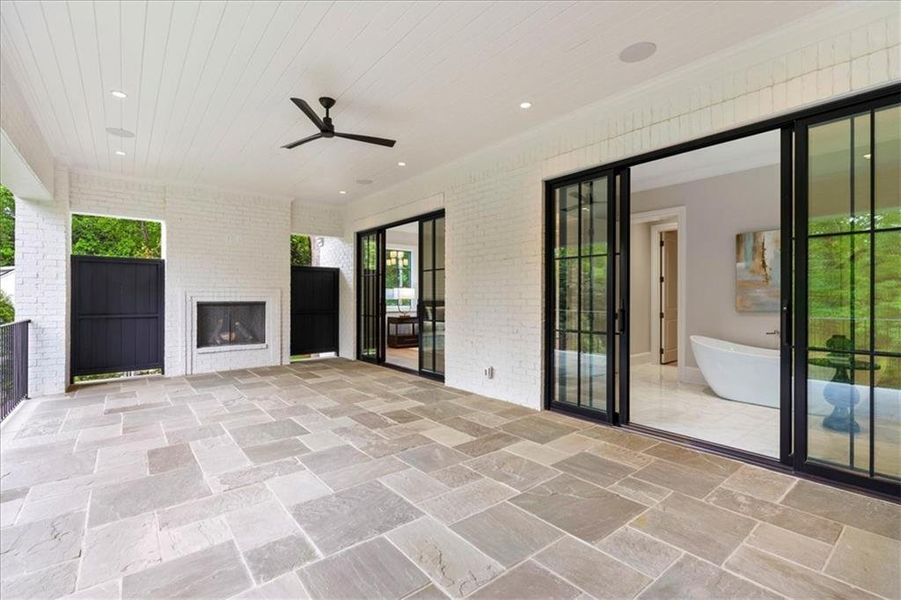 Spacious, unfurnished interior of a new home in , Atlanta (Image 19).