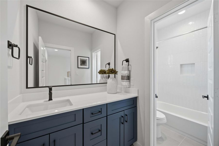 Furnished interior view inside a new home in Thornton Oaks, Houston (Image 20). Furnished interior view inside a new home in Thornton Oaks, Houston (Image 20).