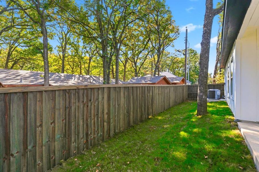 Exterior details and patio area of a home in , Gun Barrel City (Image 21).